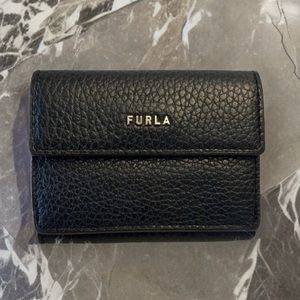 Furla Babylon bi-foldwallet pebbled leather quiet luxury